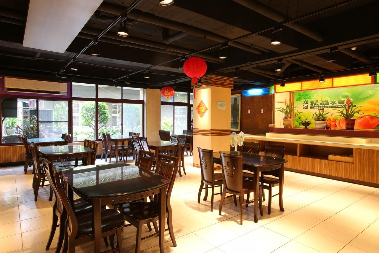 Chiayi Crown Hotel Exterior photo